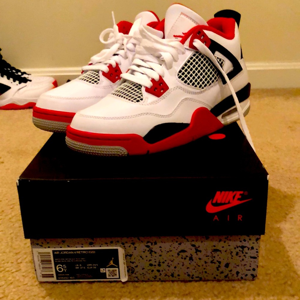 Jordan 4 Retro Fire Red